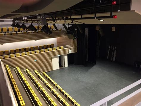 En Images Le Quarante Le Centre Des Arts Et De La Culture Laval