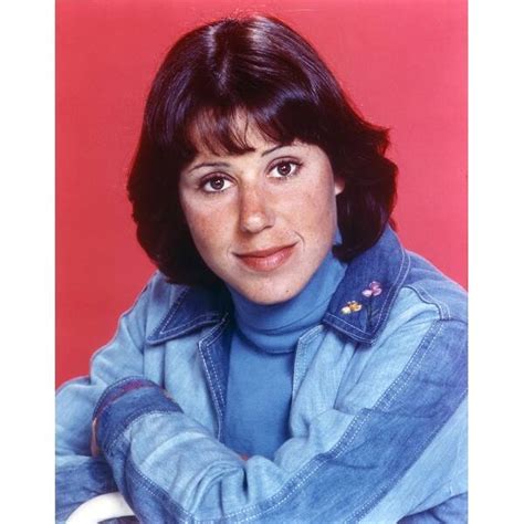 Julie Kavner Wearing Blue Long Sleeves Jeans Close Up Portrait Photo