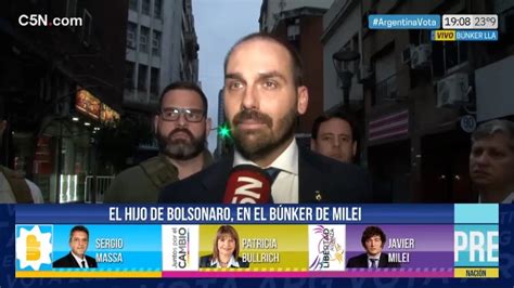 NA ARGENTINA Eduardo Bolsonaro é cortado de entrevista ao vivo por