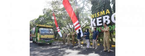 Petrokimia Gresik Bagikan 11 812 Paket Imun Untuk Masyarakat Pupuk