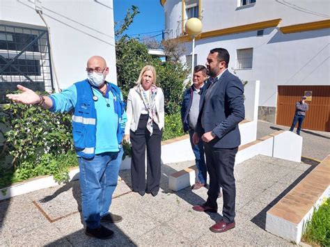 La delegada de Salud en Cádiz se desplaza a Algar para comprobar in