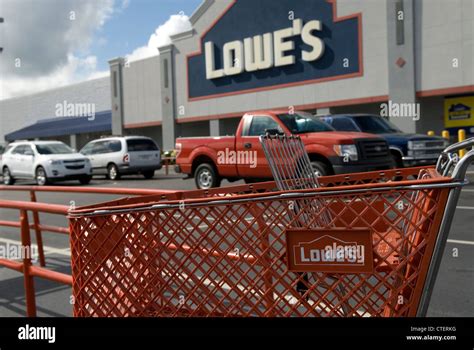 Lowes Home Improvement Store Usa Stock Photo Alamy