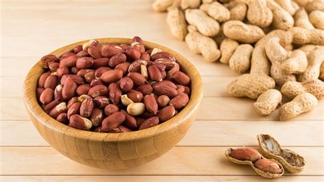 Top 5 Health Benefits Of Eating Roasted Peanuts