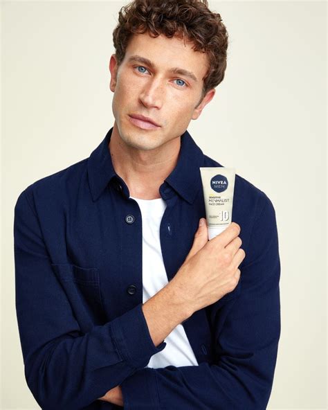 Causes And Solutions For Oily Skin In Men Nivea Men