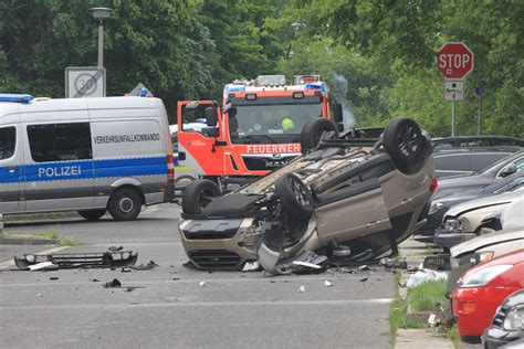 Schwerer Verkehrsunfall In Hellersdorf Ford Berschl Gt Sich