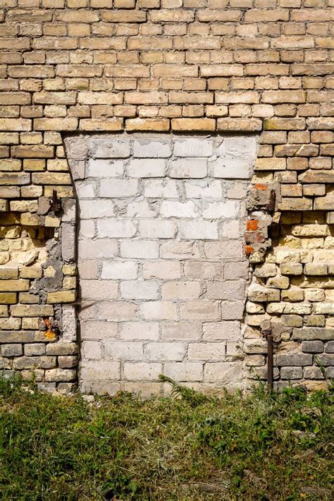 Antigua Pared Abandonada Con Ventanas De Ladrillo Arquitectura Detalle