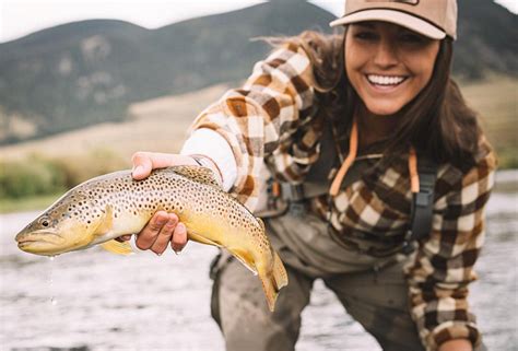 Fly Fisherwomen On Instagram Fishing Outfits Fishing Women Trout