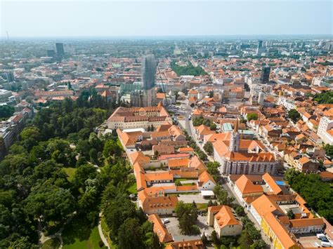 Vista A Rea De Drones Del Centro Hist Rico De La Ciudad De Zagreb