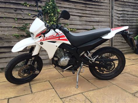 Yamaha Xt 125 X Motorcycle Motorbike Low Miles Moted Red White Black