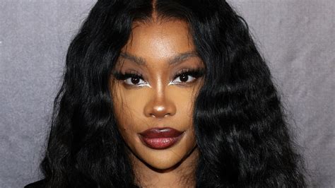 SZA Got a Morse Code Tattoo Backstage at Her Own Show — See Photo | Allure