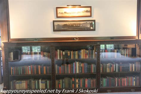 A Walk In The Rain And A Quick Visit to the Peirce-duPont House in