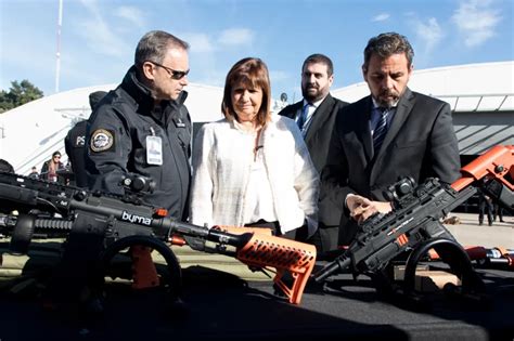 Bullrich Present Nuevas Armas No Letales Para La Polic A De Seguridad