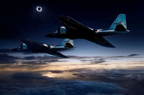 A La Caza Del Eclipse Solar Total Dos Aviones De La NASA Lo