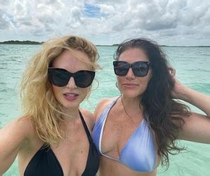 INSTA Heather Graham In A Bikini Top 8 20 22 Phun Org Forum