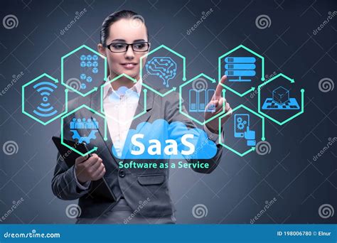 Software Como Servicio Concepto De Saas Con Empresaria Foto De