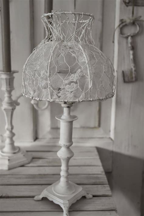 Lamp Shade From Chicken Wire And Lace Lampadari Lampade Shabby Chic