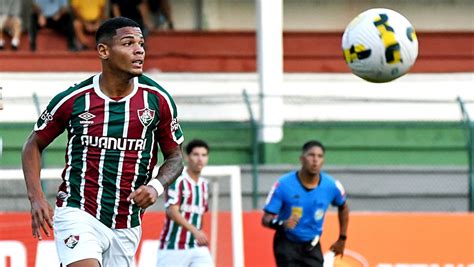 Fluminense Acerta A Prorrogação Do Contrato De Empréstimo Do Atacante Marcelinho • Saudações