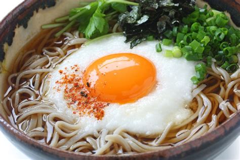 How to Eat Japanese Soba Noodles: A Step-by-Step Guide | Let's ...