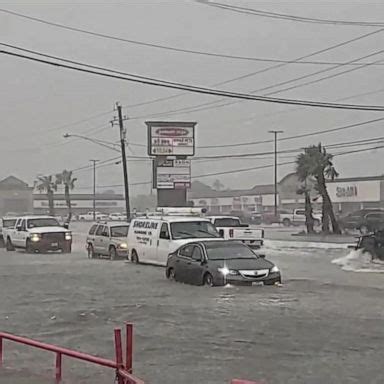 Floodwater Inundates Bus Near Paris Gma