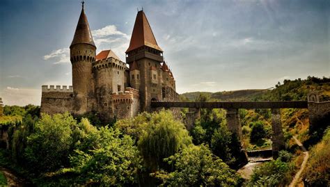 Transylvania Inns – Corvin Castle