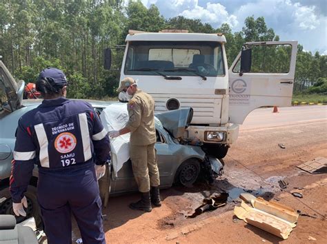 Casal Morre Em Colis O Frontal Entre Carro E Caminh O Na Br Jd