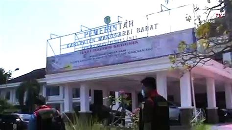 Penyidik Kejati NTT Sita Dokumen Dan HP Bupati Mabar Terkait Kasus