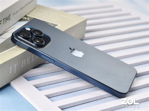 苹果减肥成功 Iphone 15 Pro Max蓝色钛金属图赏 苹果 Iphone 15 Pro Max 手机新闻 中关村在线