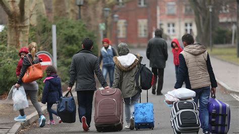 Asylbewerber Bundesländer erwarten mehr Flüchtlinge DER SPIEGEL