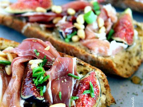 Tartines Gorgonzola Figues Et Jambon Cru De Pays Recette Par Bistro