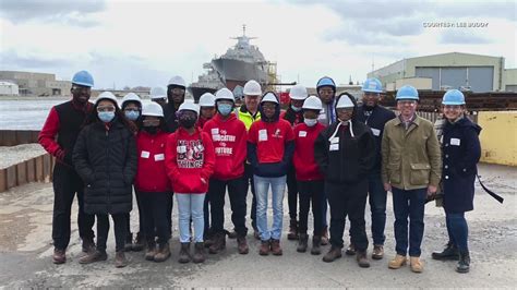 Northeast Ohio students visit USS Cleveland ship | wkyc.com