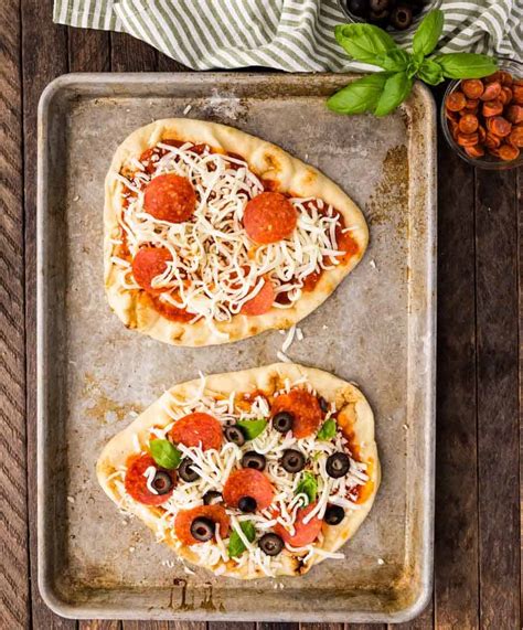 Easy Flatbread Pizza Kid Friendly Pizza Recipe For Lunch Dinner Or