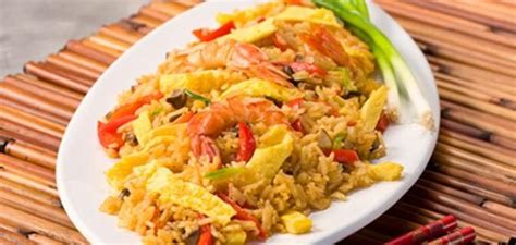 طريقة عمل أرز بالجمبري والكاري موضوع