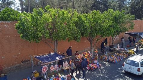 Día de Muertos en León Llenan miles los panteones para visitar a sus