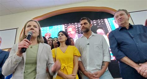 A vitória de Ducci será a vitória da democracia diz Gleisi na