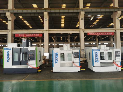 Smc Taiwan Hiwin Guide Rail Fanuc System Vmc Cnc Milling Machine