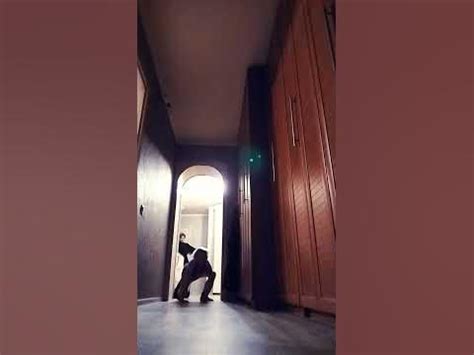 мой брат сзади😂 - YouTube