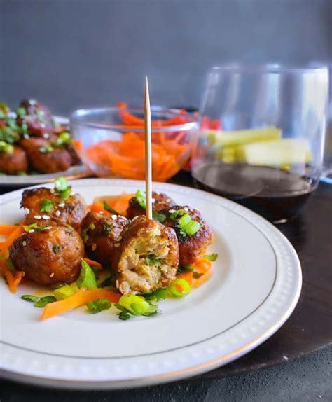 Mini Vietnamese Banh Mi Meatballs - #vietnamesemeatballs