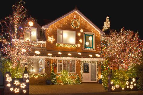 10 Unique Outdoor Christmas Decor Ideas For A Festive Outdoor Space