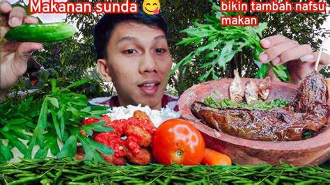 Mukbang Lalapan Mentah Jengkol Terong Daun Kenikir Ikan Asin Sambal