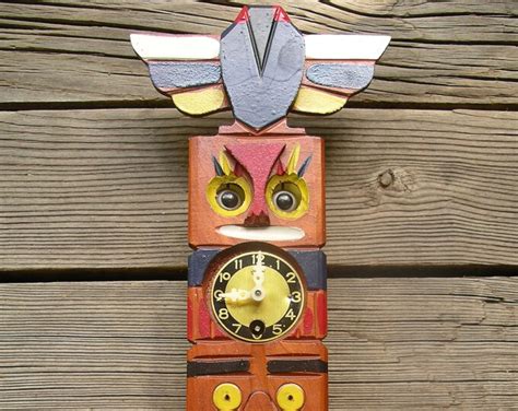 Vintage Mi Ken Totem Pole Clock Moving Eyes Wind Up Timepiece Pendulum