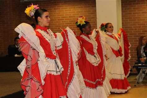 Descubre los beneficios de la danza folclórica española Eleva tu