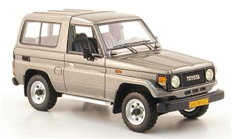 Modellautos Toyota Land Cruiser 1 43 First 43 Models LC60 Weiss RHD