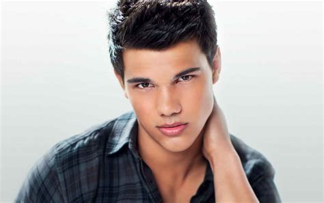 Taylor Lautner - Know About biography of Taylor Lautner with personal ...