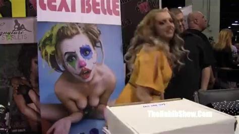 Pornstars And Freaks At Chicago Exxxotica Daisy Red Kimberlychi