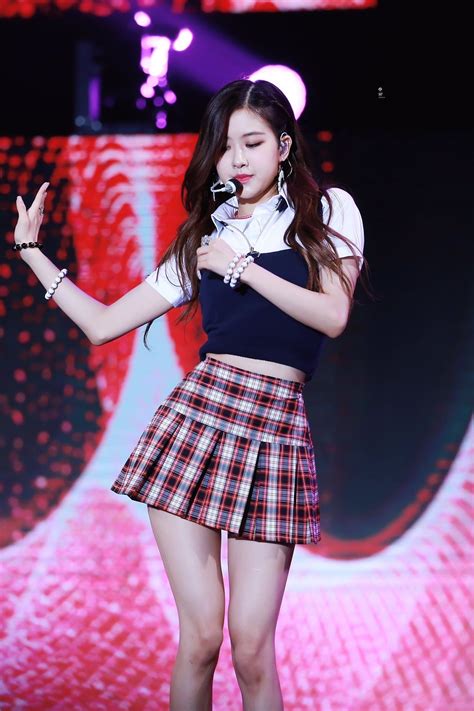 Pin By Lulamulala On Blackpink Ros Blackpink Fashion Kpop Outfits