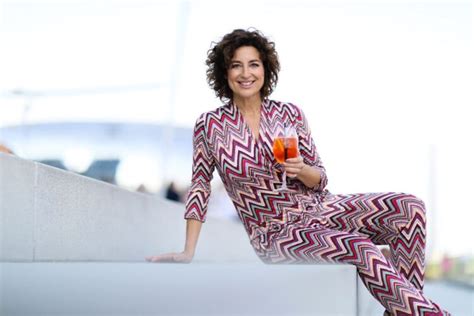 Hot Sexy Isabel Varell Bikini Pics