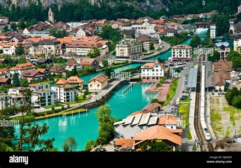 Europa Schweiz Kanton Bern Berner Oberland Interlaken Aare