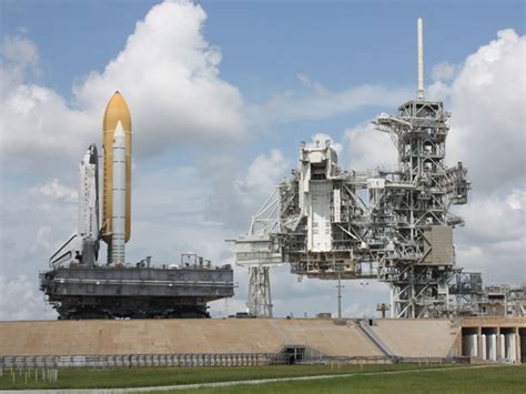 Spaceflight Now STS 128 Shuttle Report Discovery Finally Reaches