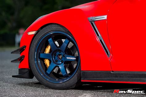 Nissan Gt R R35 Red Rays Te37 Ultra Wheel Front