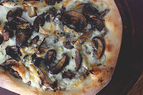 Roasted Wild Mushroom Pizza Bowen Appétit